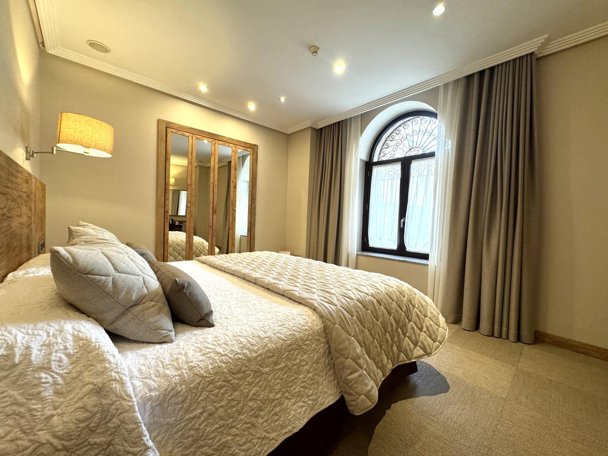 Hotel San Juan De Los Reyes — Photos 2